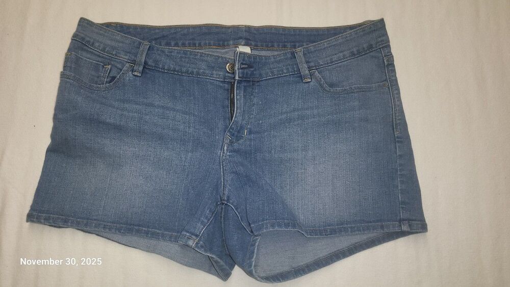 Old Navy Womens Denim Jean Shorts Light Wash Sz 20